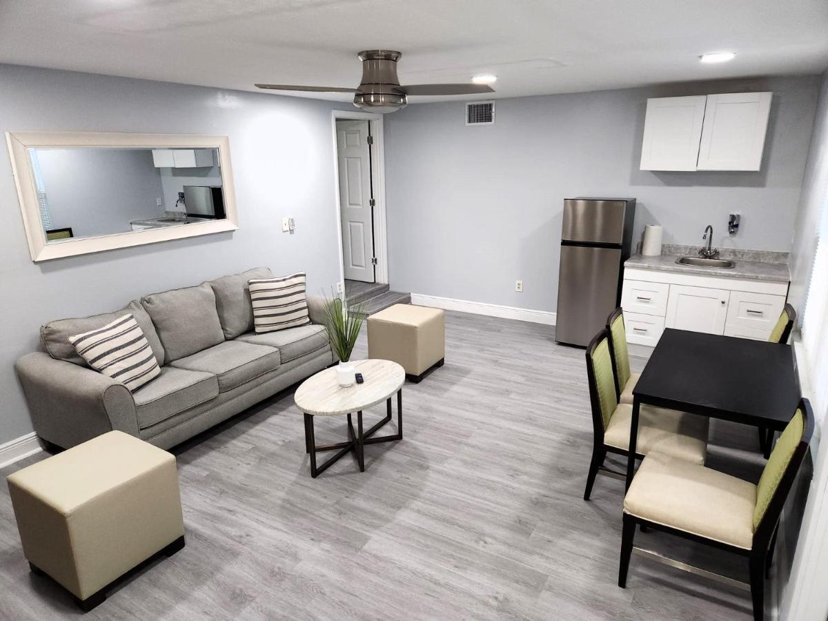 Cheerful Super Suite + 2 Queen + Sofa Bed Minutes From The Airport! Tampa Zewnętrze zdjęcie
