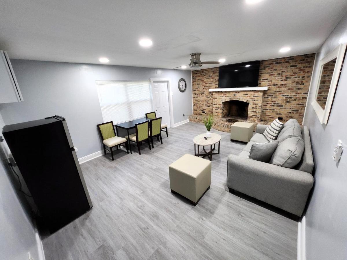 Cheerful Super Suite + 2 Queen + Sofa Bed Minutes From The Airport! Tampa Zewnętrze zdjęcie