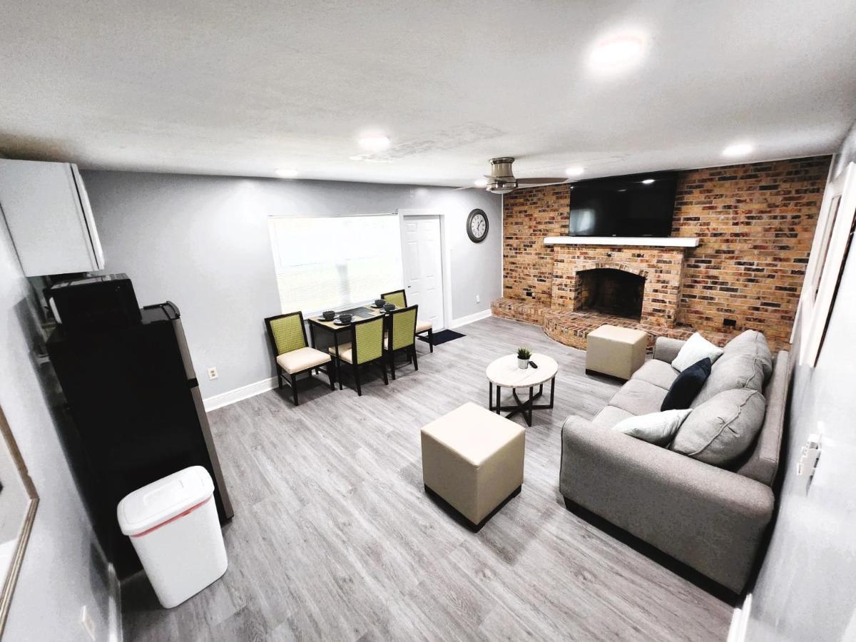 Cheerful Super Suite + 2 Queen + Sofa Bed Minutes From The Airport! Tampa Zewnętrze zdjęcie